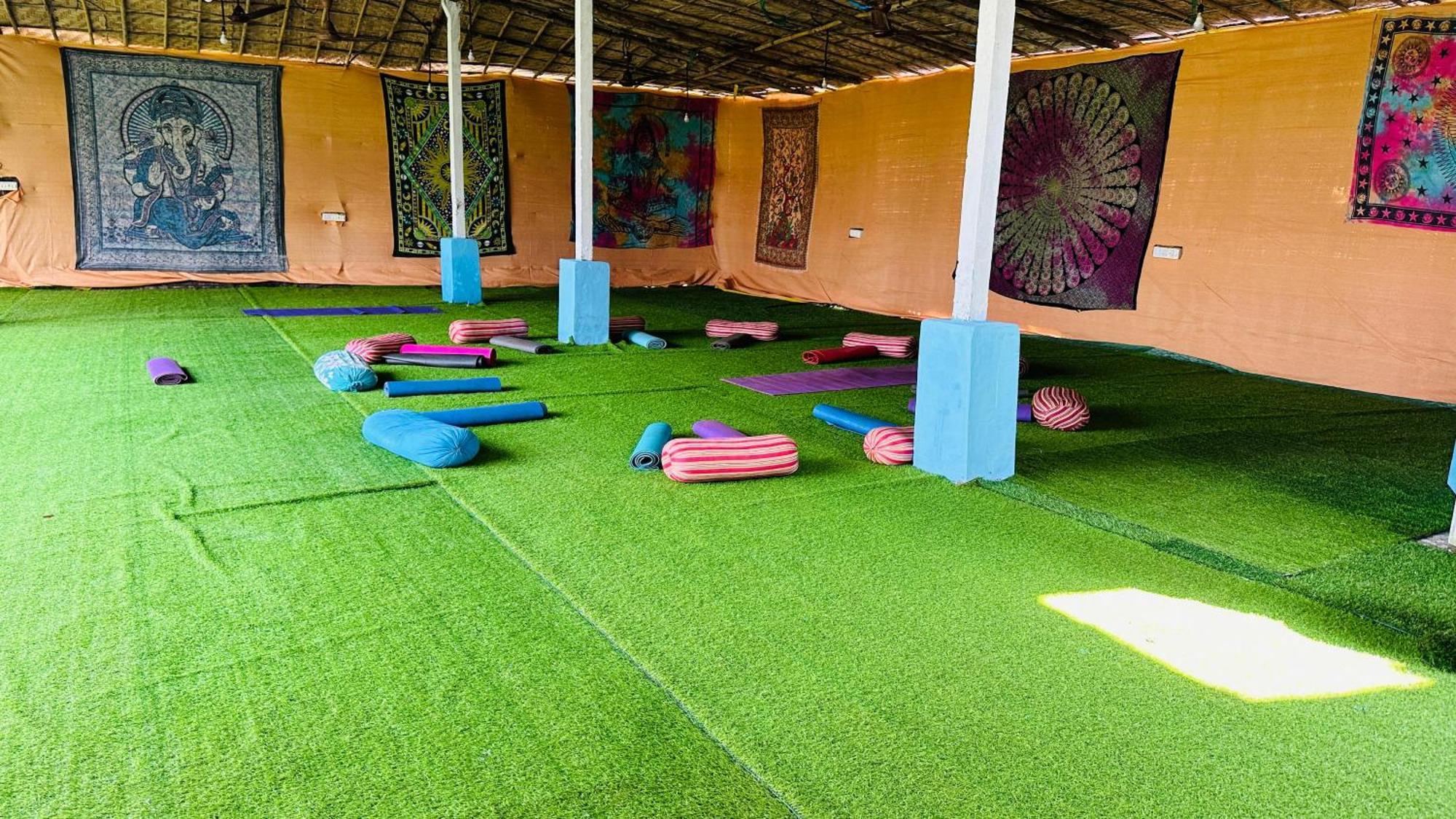 Omkar Wellness Inn Arambol Eksteriør billede